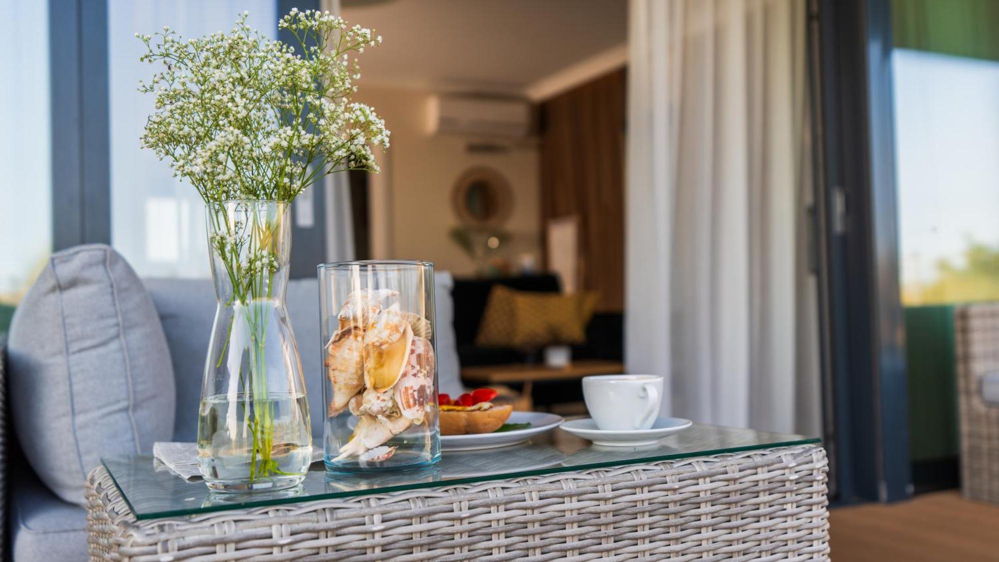 Apartment Odnowa Z Bezposrednim Widokiem Na Morze W Gardenia - *